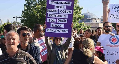 Konkordato ilan eden eğitim kurumunda mağduriyet yaşayan veliler ve öğretmenleri hak arayışını şehir merkezine taşıdı