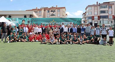 Konya Karatay'da futbol ve dart turnuvalarında şampiyonlar belli oldu