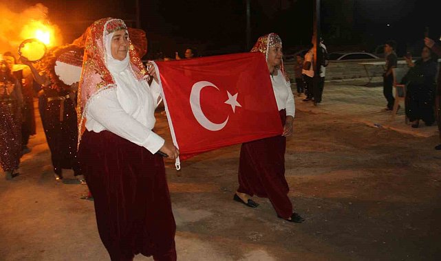 Konya'da kadınlar şalvarlarını giydi, doyasıya eğlendi