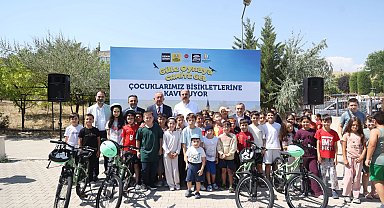 Konya'da çocuklara bisiklet sevinci