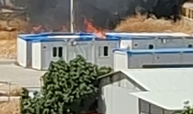 Kopan elektrik tellerinden çıkan kıvılcım yangına neden oldu
