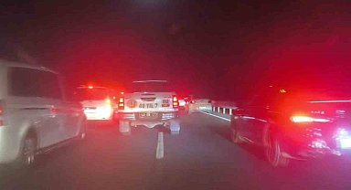 Köyceğiz'deki yangın kontrol altında: 10 kilometrelik araç kuyruğu oluştu