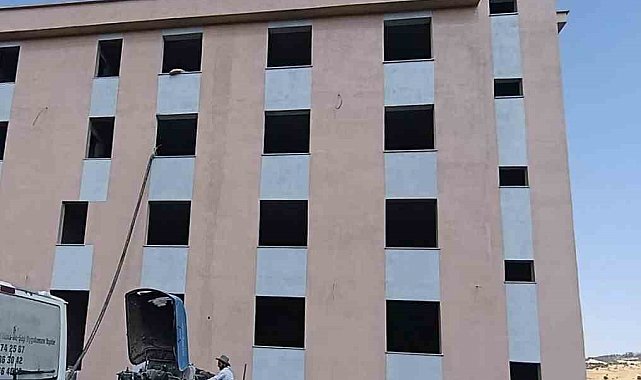 Köylüler imece usulu ile Kur'an kursu işçiliğinin bir bölümünü ücretsiz yaptı