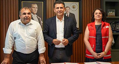 Kozan'da 500 öğrenciye kırtasiye ve okul kıyafeti desteği