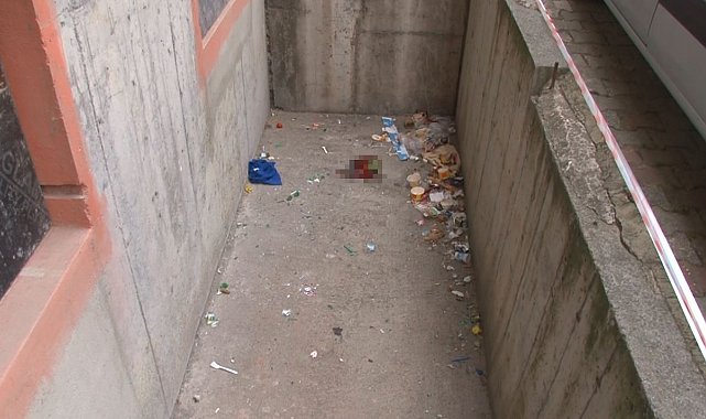 Küçükçekmece'de bina boşluğuna düşen kadın ağır yaralandı