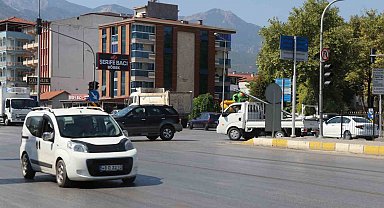 Kural tanımaz trafik magandaları kazaya davetiye çıkarıyor