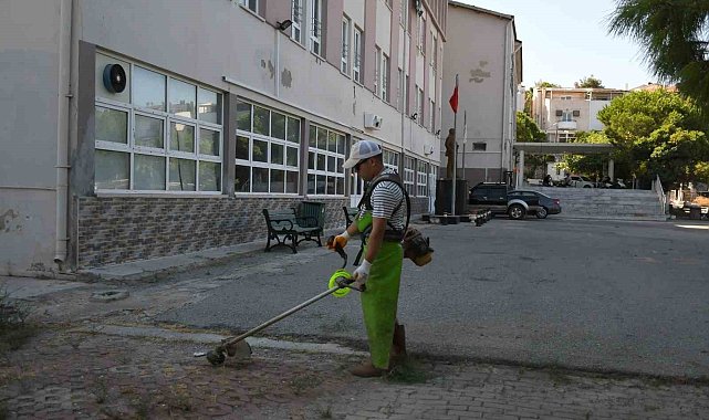 Kuşadası Belediyesi okulları yeni eğitim yılına hazırlıyor