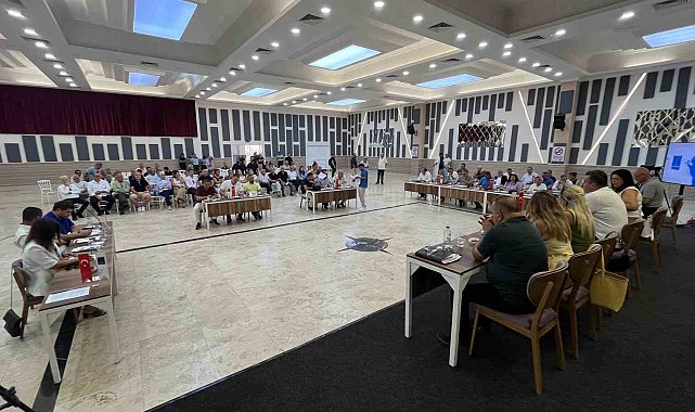 Kuşadası Meclisi'nde komisyonlar yenilendi, yeni projelere onay çıktı