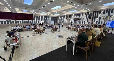 Kuşadası Meclisi'nde komisyonlar yenilendi, yeni projelere onay çıktı