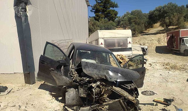Kuşadası'nda trafik kazası: 2 yaralı