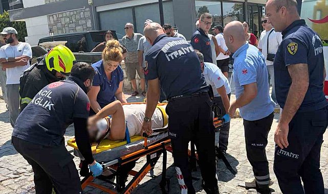 Kuşadası'ndaki kazada ters dönen otomobilin sürücü yaralandı