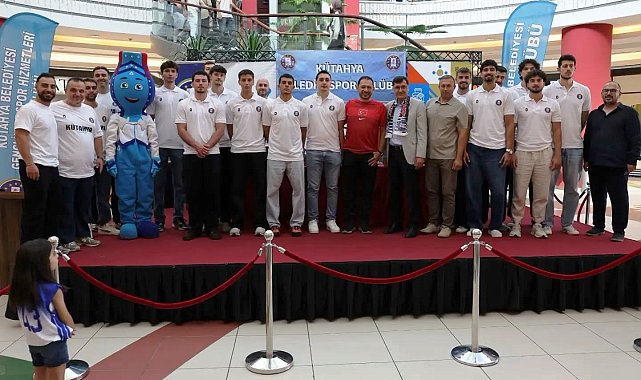 Kütahya Belediyespor Basketbol Takımı yeni sezon öncesi görücüye çıktı