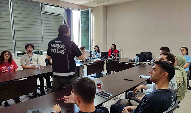 Kütahya Emniyeti'nden uyuşturucuyla mücadelede farkındalık eğitimleri