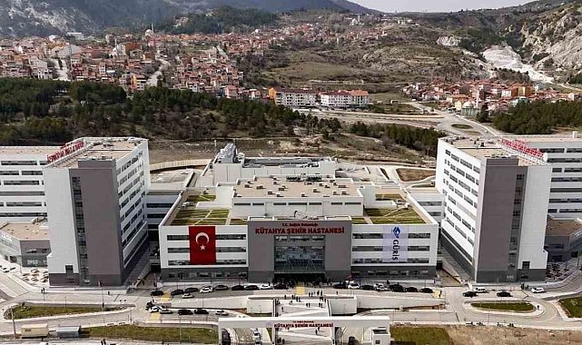 Kütahya Şehir Hastanesi'nde 76 yaşındaki kanser hastasına genel anestezisiz ameliyat