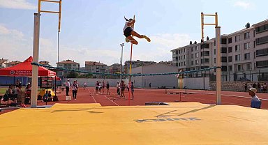 Kütahya'da 30 Ağustos Zafer Kupası'nda atletizm heyecanı sona erdi