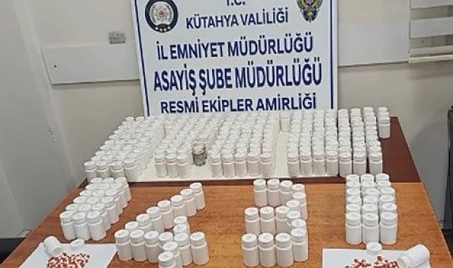 Kütahya'da araçtan 14 bin 622 uyuşturucu hap çıktı: 4 tutuklama