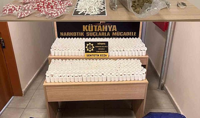 Kütahya'da uyuşturucu operasyonları: 106 bin sentetik ecza ele geçirildi