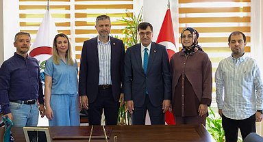 Kütahya'da Başkan Kahveci'den Eczacı Odası'na ziyaret