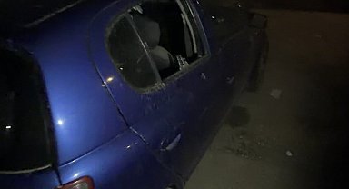 Lüleburgaz'da gece yarısı araçların camları kaldırım taşıyla kırıldı