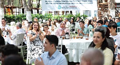 MABEM'li öğrenciler LGS başarılarını aileleriyle kutladı