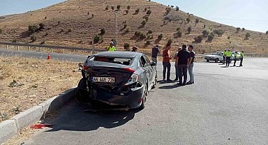 Malatya'da iki otomobil çarpıştı: 8 yaralı