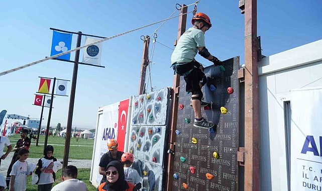 Malazgirt'te çocuklar AFAD'ın afet farkındalık alanında bilinçleniyor