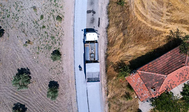 Manisa Soma'da asfalt çalışmaları devam ediyor
