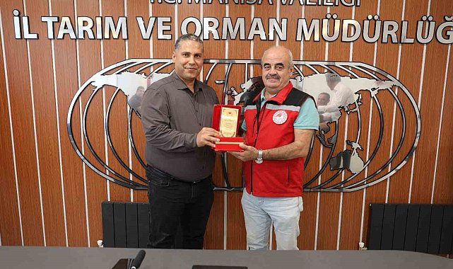 Manisa Tarım ve Orman Müdürlüğünde iki isim yeni görev yerlerine uğurlandı