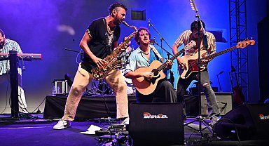 Manisa'da Evrencan Gündüz'den unutulmaz konser