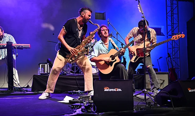 Manisa'da Evrencan Gündüz'den unutulmaz konser