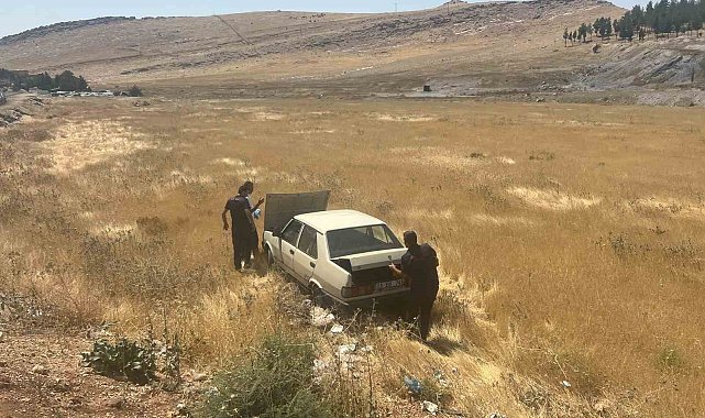 Mardin'de yol kenarına devrilen otomobil sürücüsü yaralandı