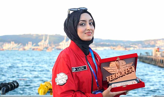 MCBÜ öğrencisine TEKNOFEST Mavi Vatan'dan edebi yazı ödülü