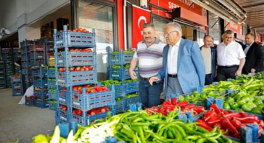 Memduh Büyükkılıç Kayseri hal esnafıyla buluştu