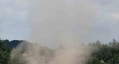 Menteşe'de küçük ölçekli hortumlar toz bulutlarına neden oldu