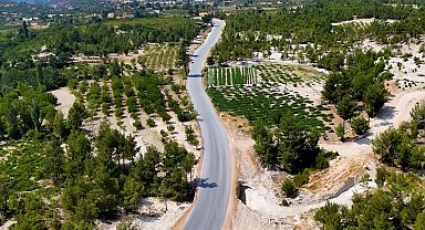 Mersin Gülnar'da yol ağı güçleniyor