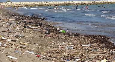 Mersin sahillerindeki kirlilik turizmi tehdit ediyor