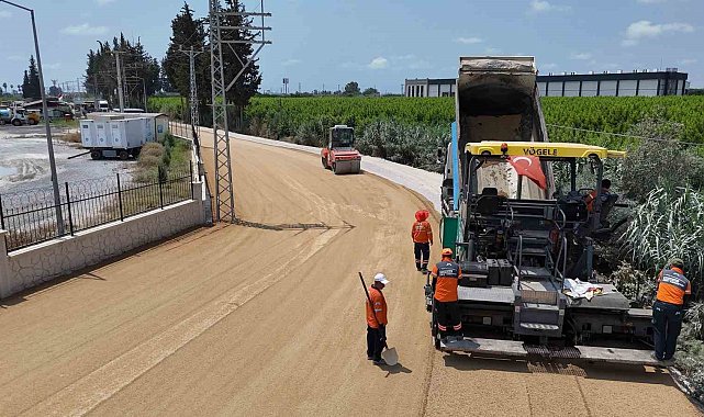 Mersin'de 4 mahallenin ortak kullandığı yol yenilendi