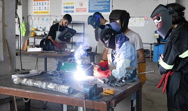 Mersin'de çelik kaynak kursunu bitirenlerin yüzde 85'i iş sahibi oldu