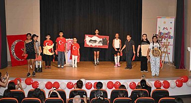 Mersin'de çocuklardan 30 Ağustos'ta coşkulu kutlama