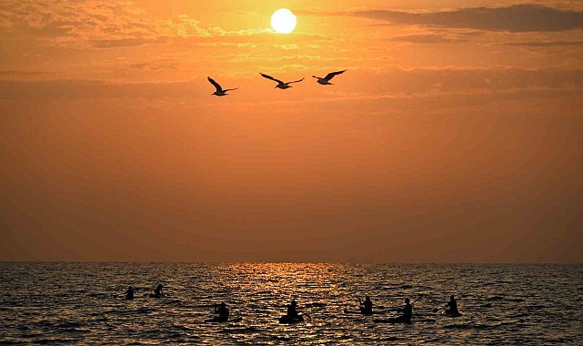 Mersin'de deniz sporları ücretsiz eğitimlerle yaygınlaşıyor