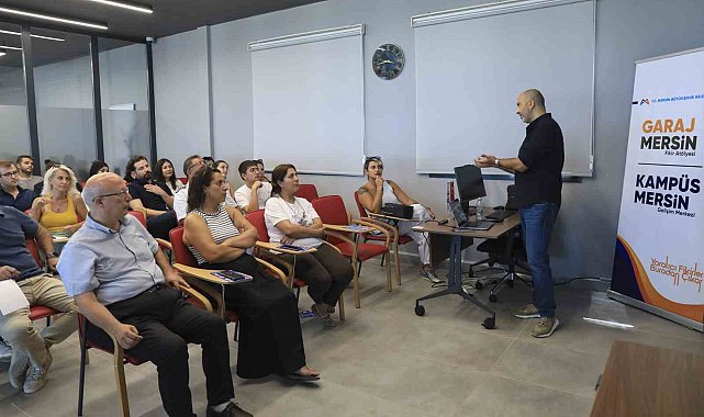 Mersin'de gençler dijital kariyer için LinkedIn eğitimi aldı