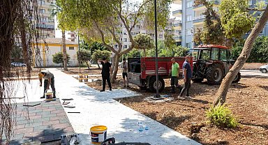 Mersin'de iki park baştan sona yenileniyor
