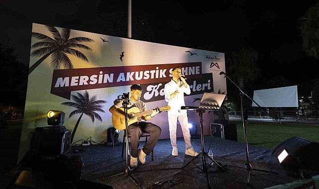 Mersin'de yaz akşamları akustik konserlerle renkleniyor