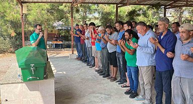 Mersin'deki kasklı dehşette hayatını kaybeden yaşlı adam toprağa verildi