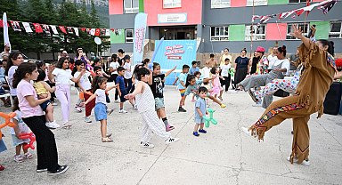 Mersin'de çocuklar 'Köy Bizim Şenlik Bizim'le eğlenceye doyuyor