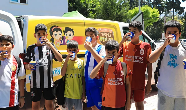 Mersin'de yaz sıcaklarına limonlu serinlik