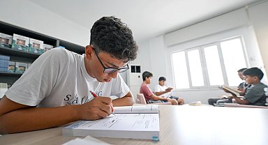 Mersn Aydıncık okuma salonu öğrencilerin gözdesi