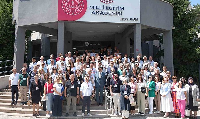 Mesleki ve Teknik Eğitimde Türkiye Yüzyılı Maarif Modeli öğretmen eğitici eğitimi