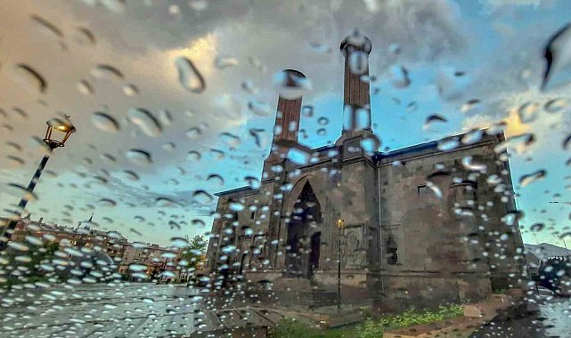 Meteoroloji'den 'Turuncu' alarm: Sel, yıldırım ve heyelana dikkat