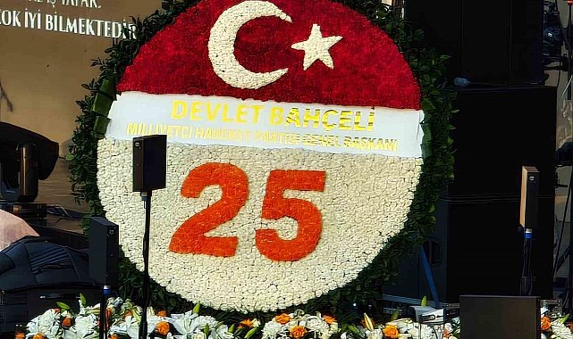 MHP Genel Başkanı Bahçeli'den AK Parti'nin 25. kuruluş yıl dönümüne özel çelenk